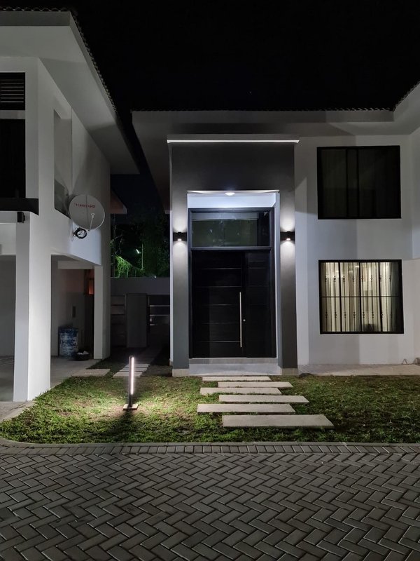 2 Bedrooms Fully Furnished Executive Apartment in Longacres