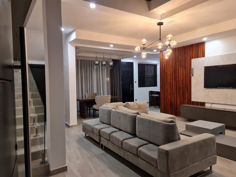 2 Bedrooms Fully Furnished Executive Apartment in Longacres