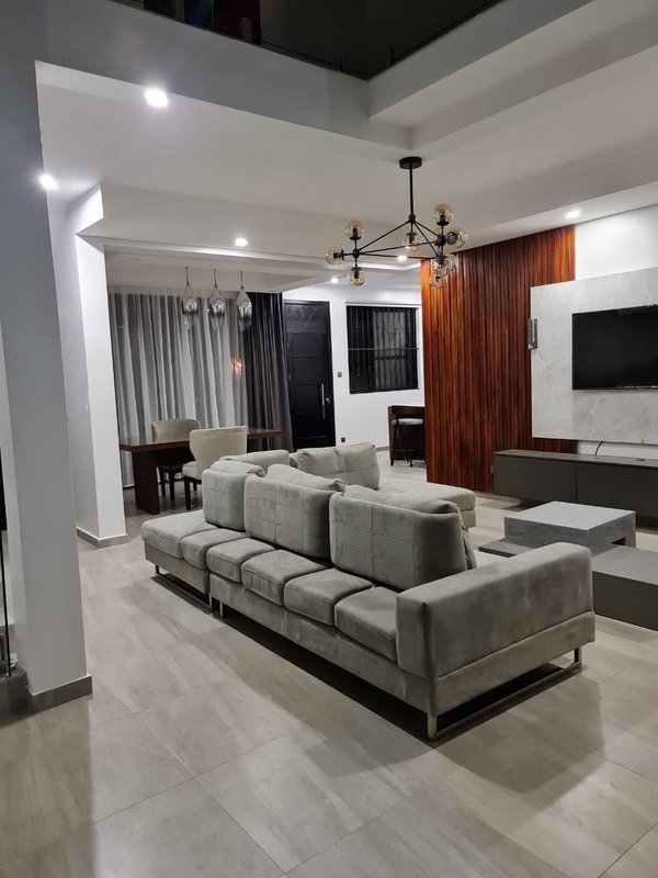 2 Bedrooms Fully Furnished Executive Apartment in Longacres