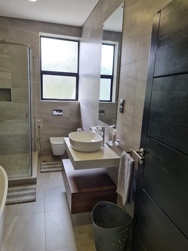2 Bedrooms Fully Furnished Executive Apartment in Longacres
