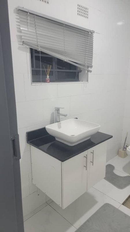 Beautiful 2 Semi-Detached House.