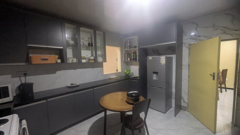 3 BEDROOMS PROPERTY IN MEANWOOD KWAMWENA PHASE 3 FOR SALE