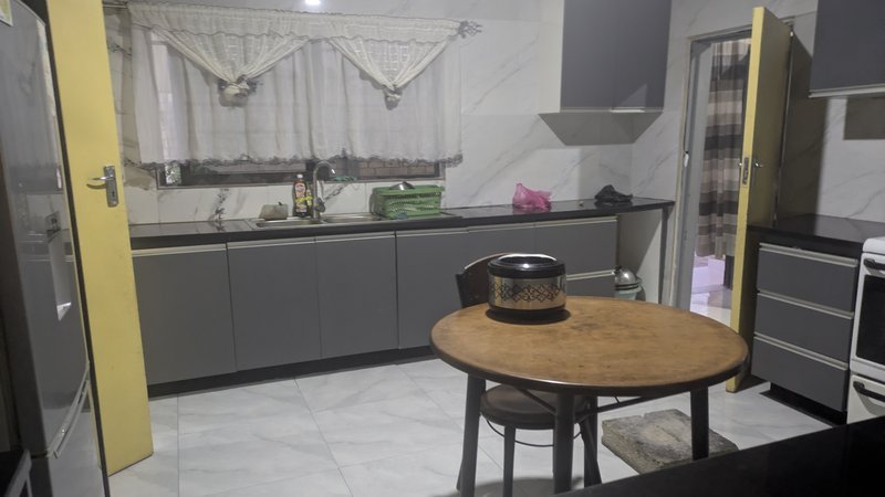 3 BEDROOMS PROPERTY IN MEANWOOD KWAMWENA PHASE 3 FOR SALE