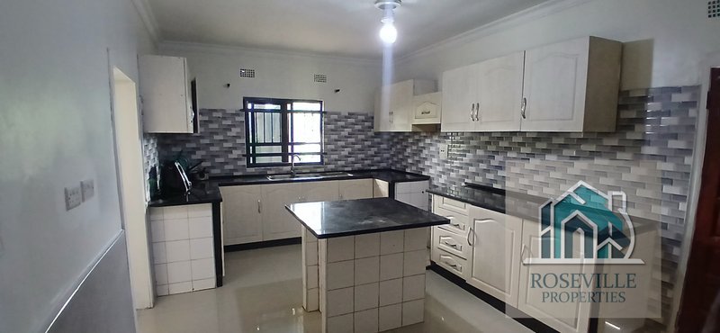4 bedroom vacant stand alone house