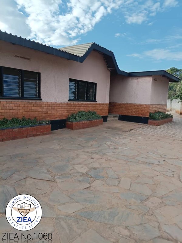 4-BEDROOM OFFICE SPACE FOR RENT Along Simon Mwansa Kapwepwe Road, Avondale (Road frontage)