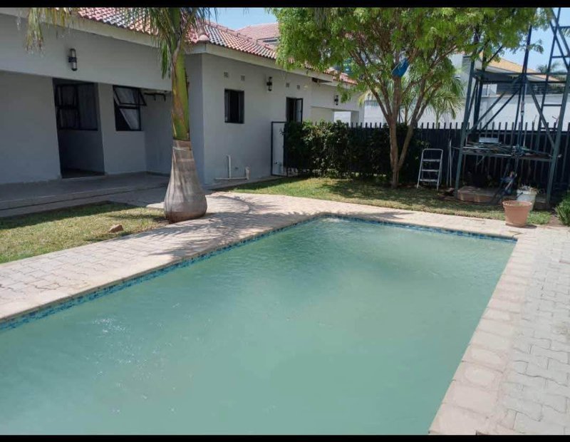 ROMA PARK| FULLY FURNISHED| 3 BEDROOMS WITH A PRIVATE SWIMMING POOL & YARD $1,800 AVAILABLE.