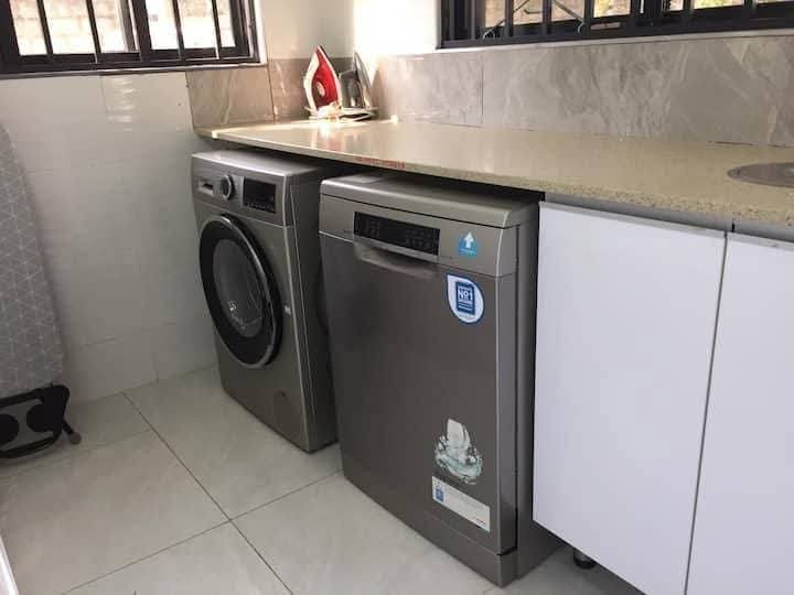 FULLY FURNISHED 4 BEDROOMS MSC-HOUSE IBEX/KABULONGA |$200 PER DAY