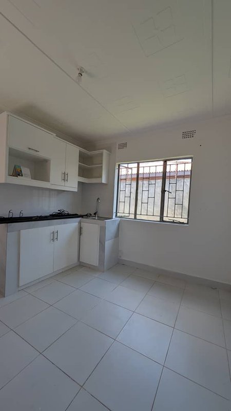 RENT:SALAMA PARK 3 BEDROOMED STAND ALONE HOUSE WITH ALL BEDROOMS SELF-CONTAINED+ 1 BEDROOMED COTTAGE