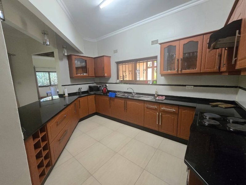 RHODES PARK|RENT – FURNISHED APARTMENT – $2000