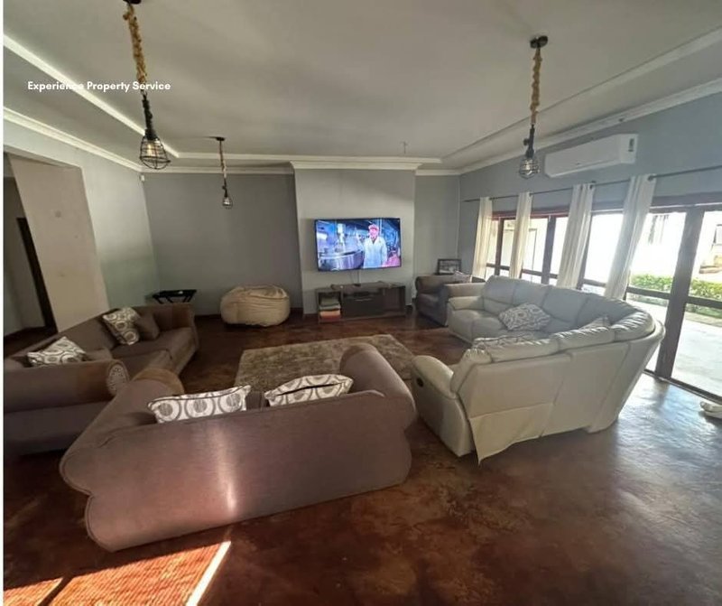 LEOPARDS HILL BEHIND CROSS PARK| STANDALONE THREE (3) BED HOUSE 🏡|RENT|$2,500