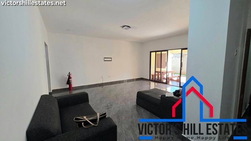 🏡 𝗕𝗢𝗔𝗥𝗗𝗜𝗡𝗚 𝗛𝗢𝗨𝗦𝗘 𝗙𝗢𝗥 𝗦𝗔𝗟𝗘 𝗜𝗡 𝗦𝗜𝗟𝗩𝗘𝗥𝗘𝗦𝗧 𝟰𝟬𝟬𝗠 𝗙𝗥𝗢𝗠 𝗨𝗡𝗜𝗟𝗨𝗦 𝗚𝗔𝗧𝗘