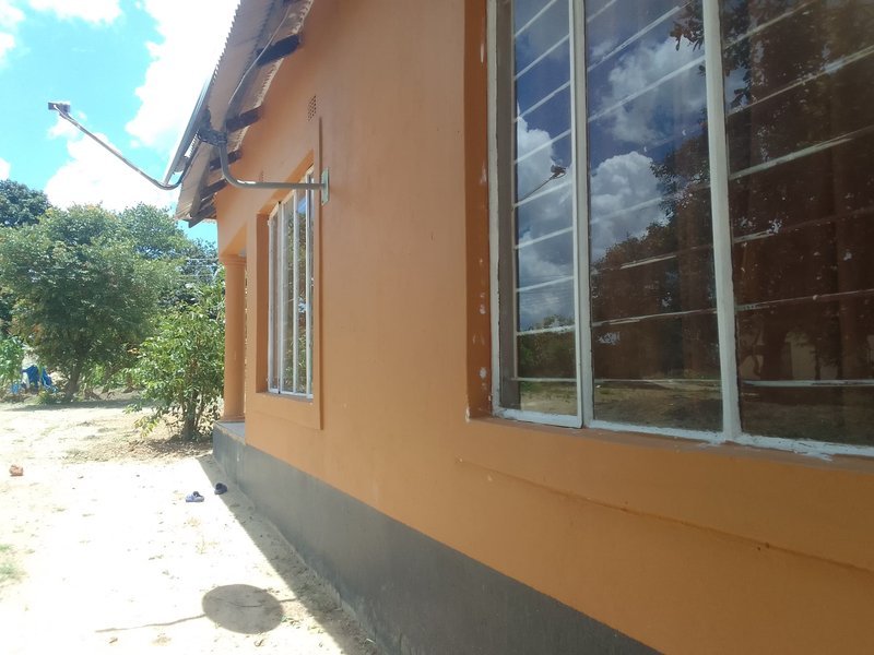 Beautiful 3 Bedrooms stand alone house