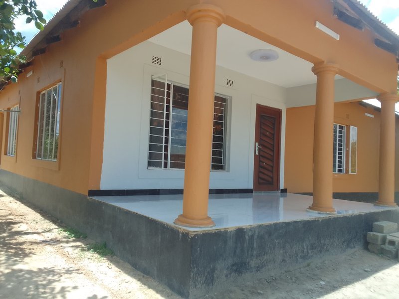 Beautiful 3 Bedrooms stand alone house