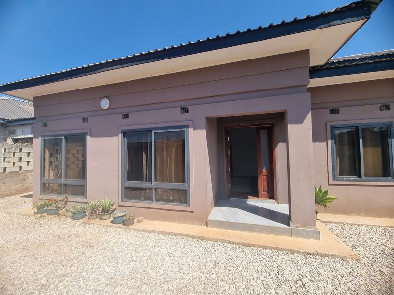 4bed 2bath semi-detached flat