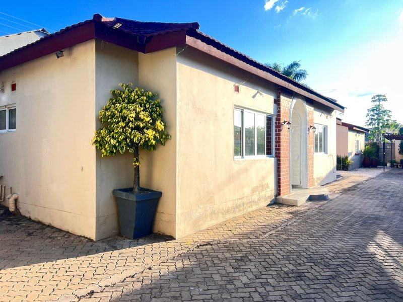 OLYMPIA|OWN ENTRANCE THREE (3) BED HOUSE MSC & ADDITIONAL TWO (2) UNIT| RENT|K35,000