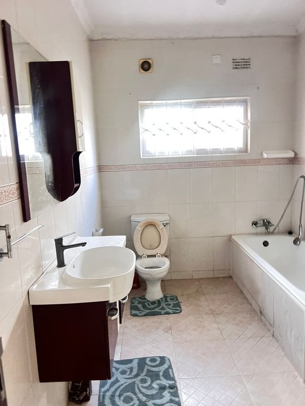 OLYMPIA|OWN ENTRANCE THREE (3) BED HOUSE MSC & ADDITIONAL TWO (2) UNIT| RENT|K35,000