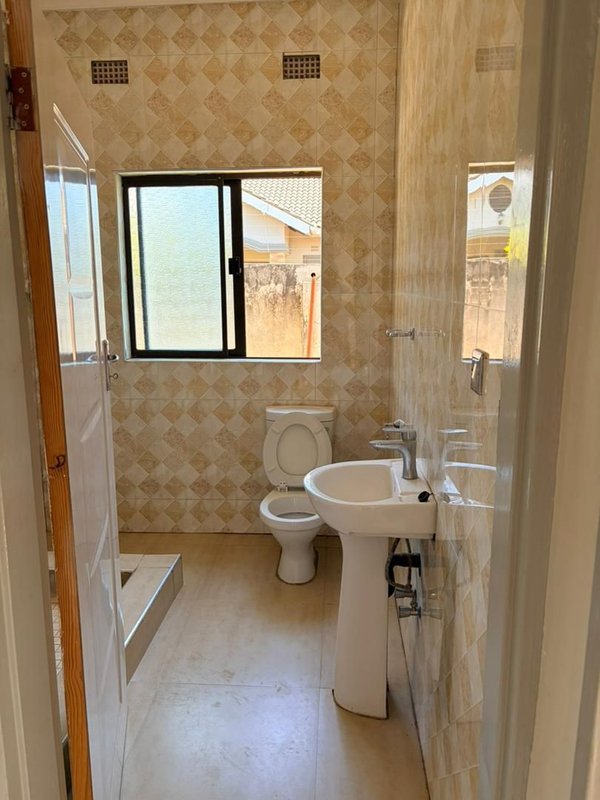 2 bedroom house for rent in meanwood ibex