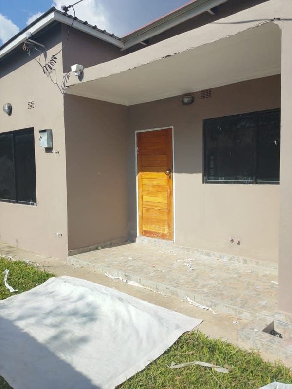 3 BEDROOMED FLAT FOR RENT IN WATERFALLS