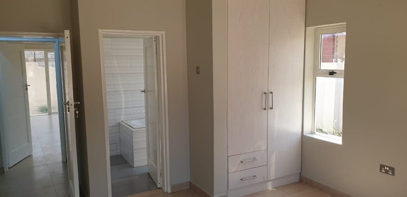 IBEX HILL| FREE STAND THREE (3) BEDROOM HOUSE🏠TWO BED ENSUITE|¥ARD ONLY TWO (2) UNITS|RENT|K20,000