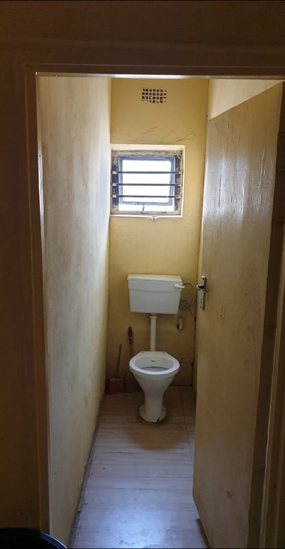 INSIDE ROOM FOR RENT IN OBAMA CHELSTONE