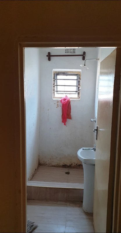 INSIDE ROOM FOR RENT IN OBAMA CHELSTONE