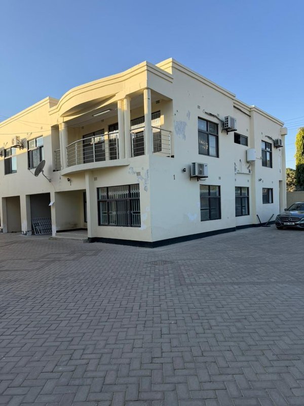 MAKENI|FREE STAND SPACIOUS MASSIONATE (FOUR) 4 BEDROOM HOUSE MSC| SHARED COMPLEX|RENT|K20,000