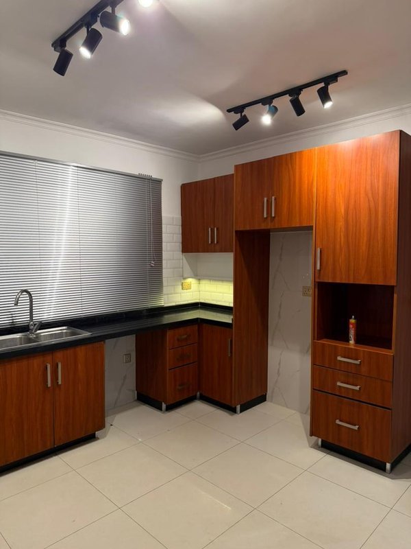 MAKENI|FREE STAND SPACIOUS MASSIONATE (FOUR) 4 BEDROOM HOUSE MSC| SHARED COMPLEX|RENT|K20,000