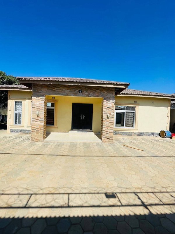 LIBALA SOUTH|STANDALONE FOUR (4) BED TWO(2) BED ENSUITE HOUSE|FOR SALE|K1,950,000