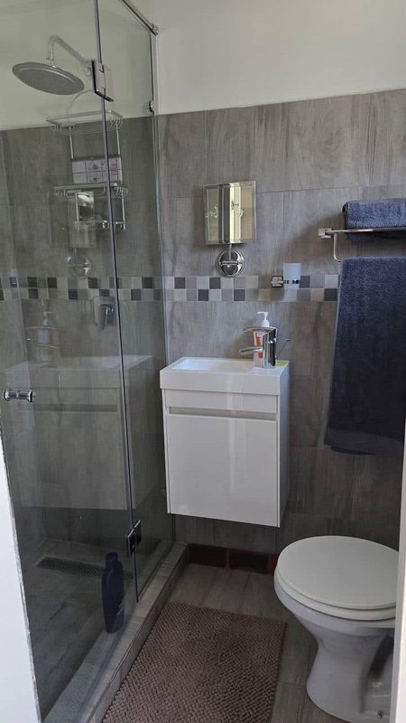 Beautiful 1 Bedroom Fully Furnished in Rhodes Park