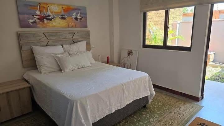 Beautiful 1 Bedroom Fully Furnished in Rhodes Park