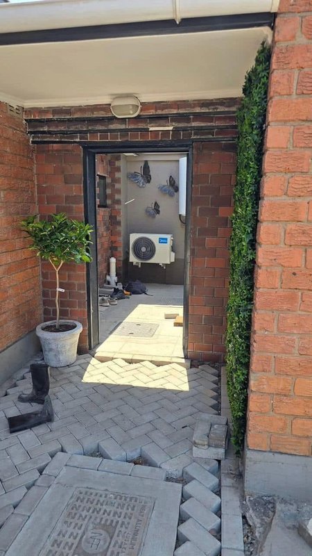 Beautiful 1 Bedroom Fully Furnished in Rhodes Park