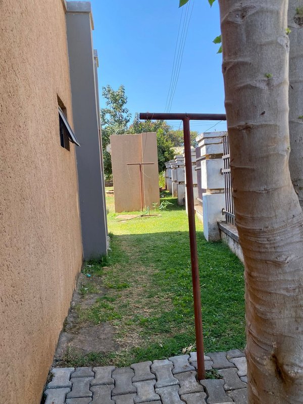 3 Bedrooms MSC Semi Detached House in Chilanga