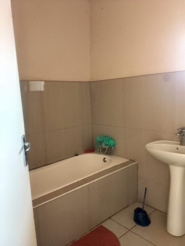 NEAT TWO BEDROOM FLAT FOR RENT BEHIND HOLY CROSS CHALALA