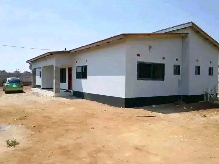 3 BEDROOMED FLAT FOR RENT IN CHALALA AT K8,000