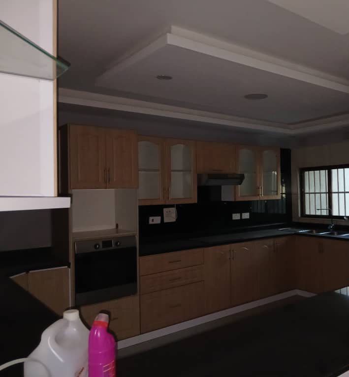 4 Bedroom Apartment