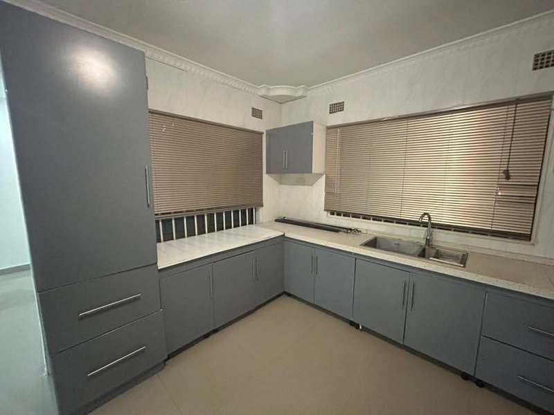 FOXDALE ALONG ZAMBEZI ROAD|2 BEDROOMS APARTMENT |FOR RENT| K8,500