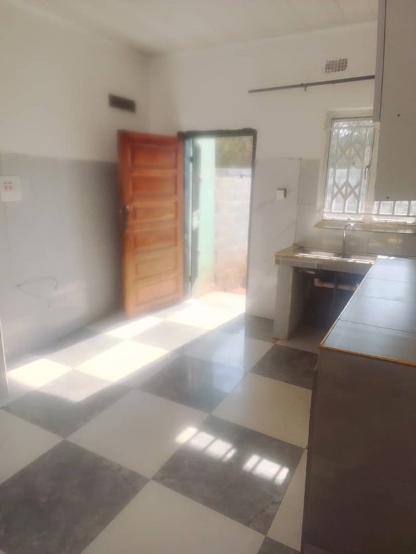 2-BED SEMI-DETACHED FLAT TO RENT Behind Obama Plaza, Ranchdale