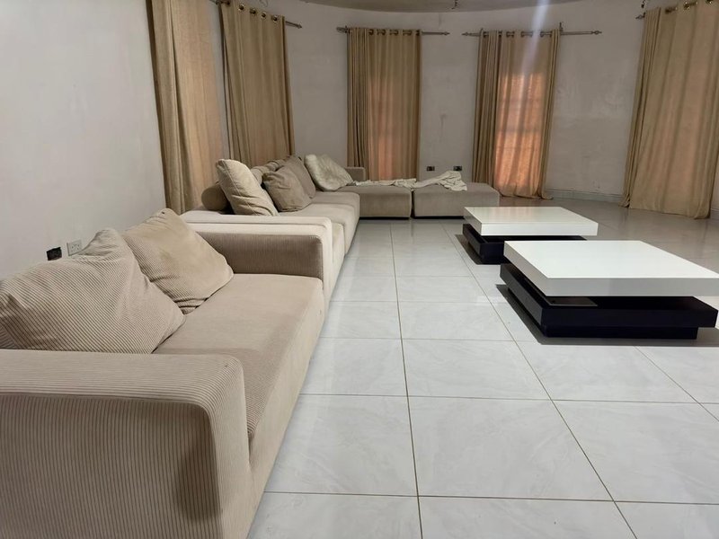 4bed 4.5bath farm house
