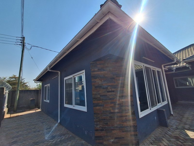 IBEX HILL|VACANT COZY TWO (2) BED MSC|RENT|K8,000