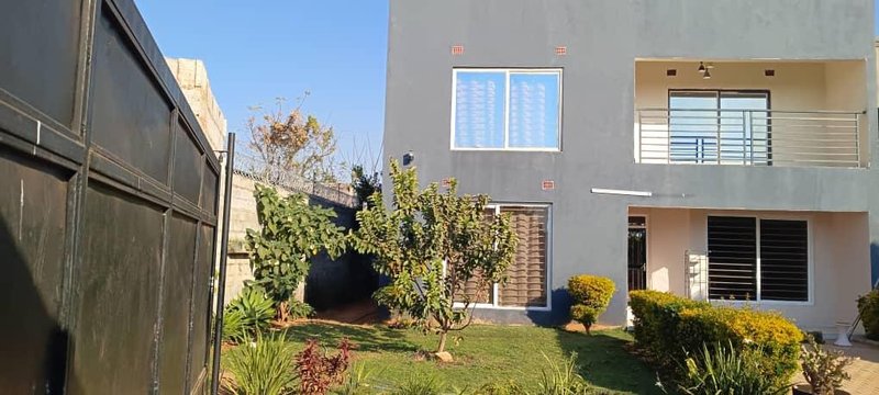 Double storey 3bedroom in ibex Hill 1st street