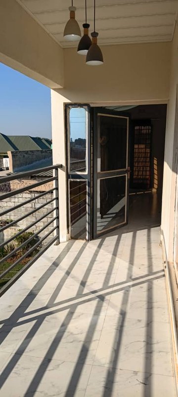 Double storey 3bedroom in ibex Hill 1st street