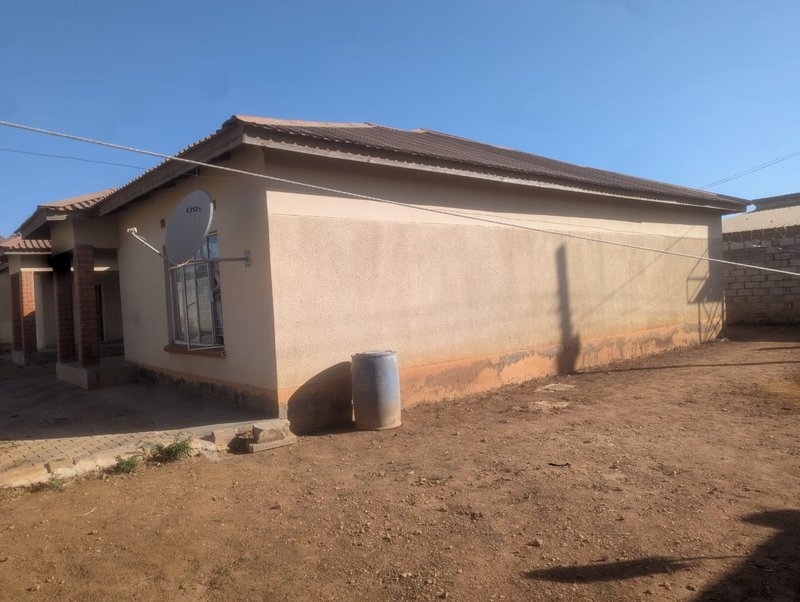 Modern 4-in-1 Flats for Sale, Chalala – 49×24 Plot | K3.6M Negotiable