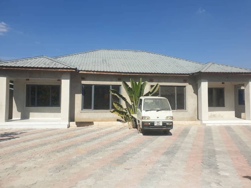NORTHMEAD|NEWLY BUILT TWO (2) BEDROOM|OFFICE SPACES| FOR RENT|K18,000 EACH|YARD ONLY (3) UNITS