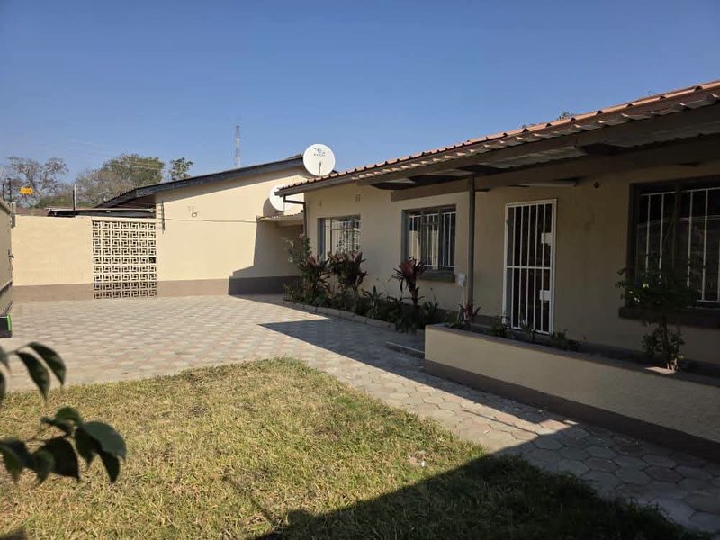 NORTHMEAD|STANDALONE THREE (3) BED HOUSE 🏠 |RENT|K18,500 RESIDENTIAL|K20,000 COMMERICAL