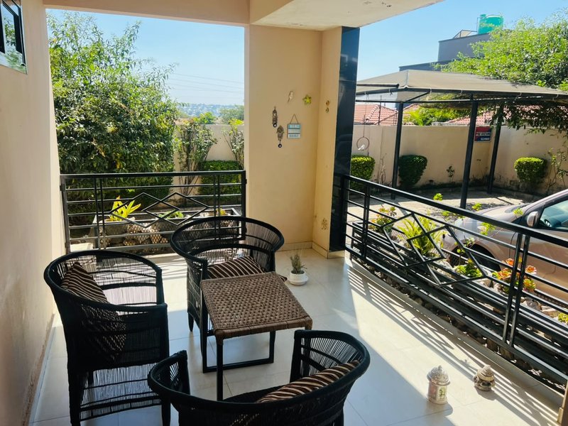 ROMA PARK|THREE (3) BED FLAT|AVAILABLE FOR RENT|FURNISHED K28,000|UNFURNISHED K22,000
