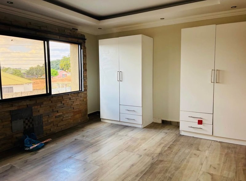 FOXDALE ALONG ZAMBEZI|VACANT THREE (3) BED APARTMENTS|FOR RENT|YARD OF 6*UNITS