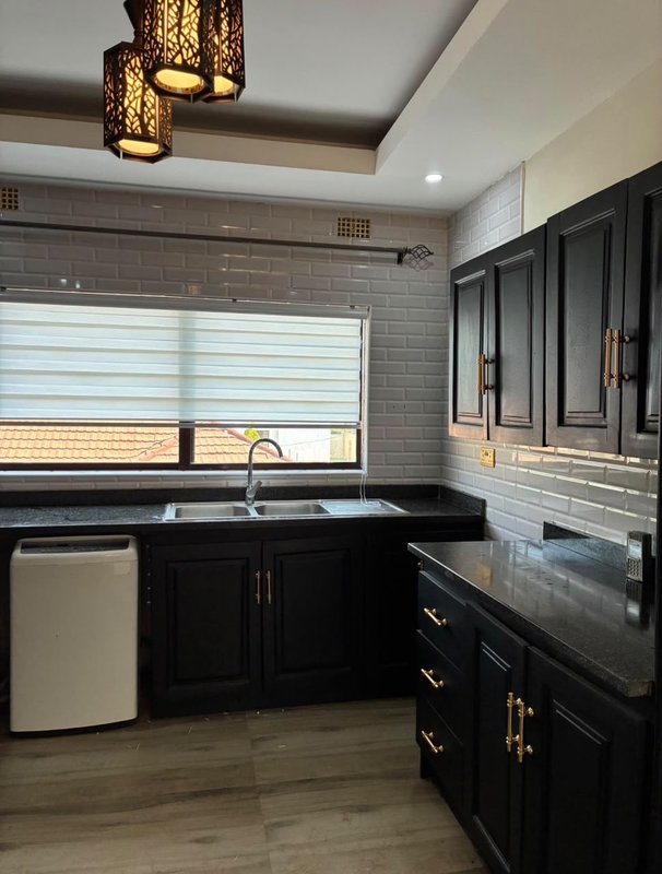FOXDALE ALONG ZAMBEZI|VACANT THREE (3) BED APARTMENTS|FOR RENT|YARD OF 6*UNITS