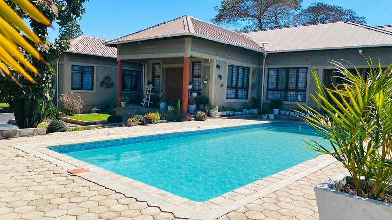 CHILANGA| SPACIOUS 4-BEDROOM HOUSE WITH A POOL|1.8 ACRE LAND EXT|FOR RENT|K15,000