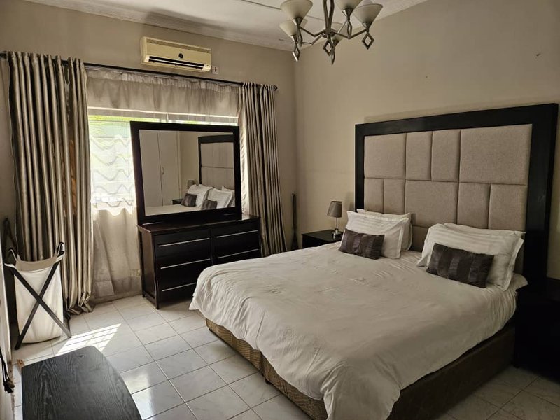 NEAR MANDAHILL|FULLY FURNISHED THREE (3) BEDROOM FLAT FOR RENT|$1,300