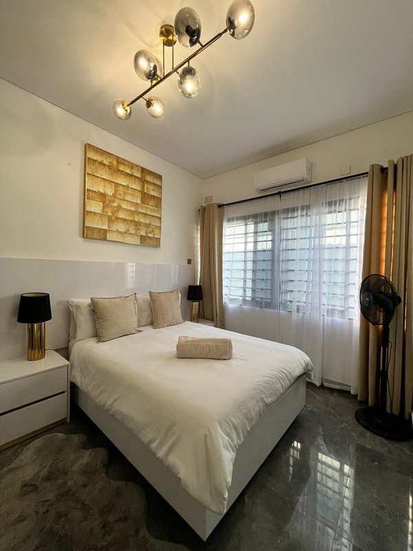 SALAMA PARK|EXQUISITE FULLY FURNISHED TWO (2) BED APARTMENT|RENT|K2,500 PER DAY